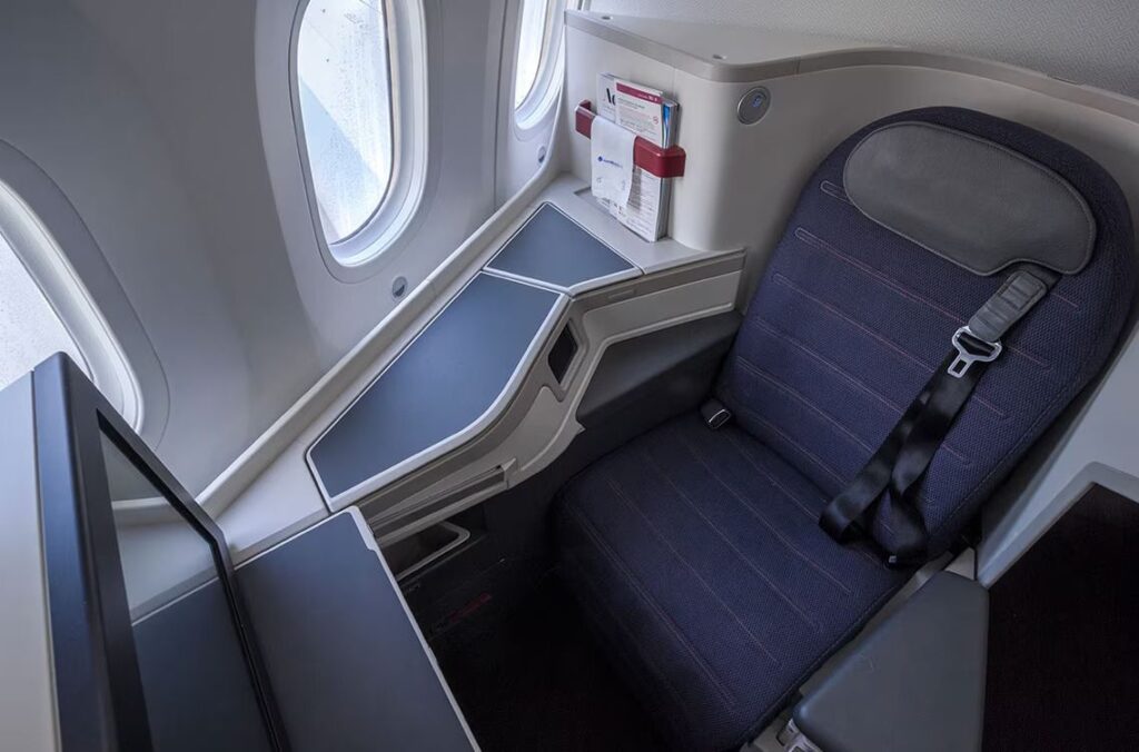 A photograph of Aeromexico’s Premier Class seat